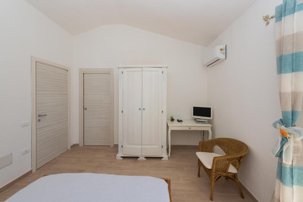 B&B Bithia Chia Zewnętrze zdjęcie